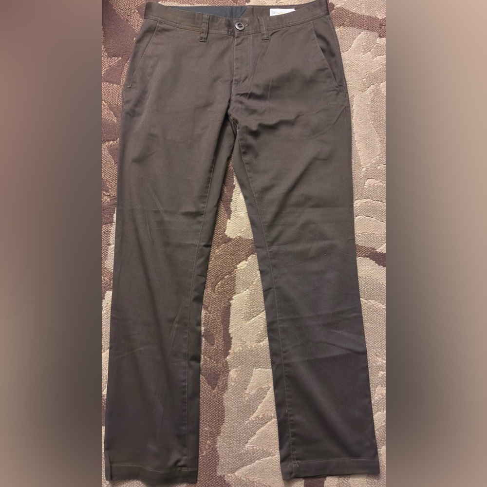 Volcom Pants Bundle Size 32 – Lot of 3 (Black Chino, Brown Chino & Black Jeans